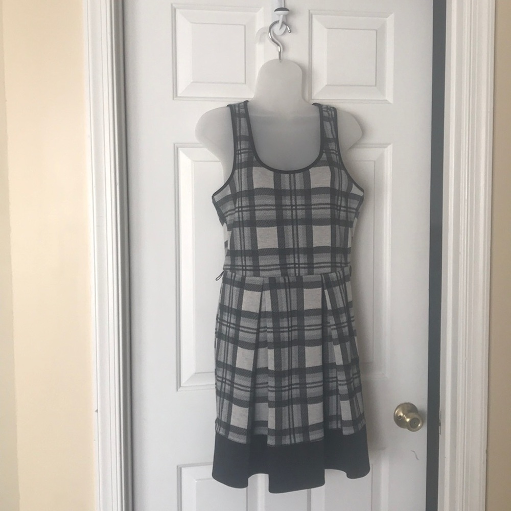 XL plaid knit dress, gray and black